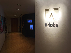Adobe社の様子